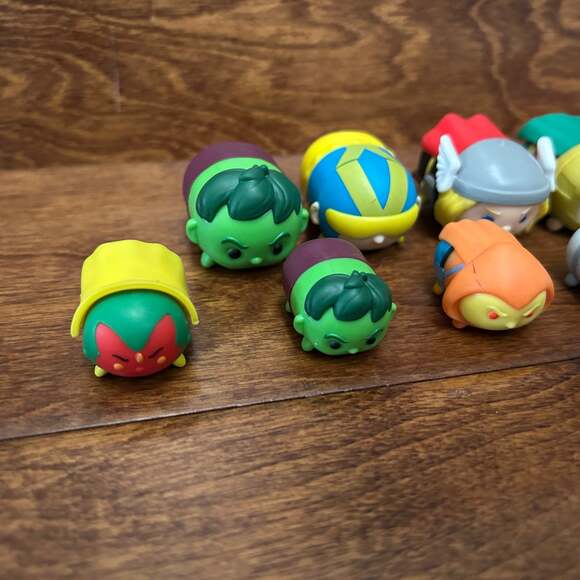 DISNEY TSUM TSUM Marvel Vinyl Figure Lot - Picture 2 of 6